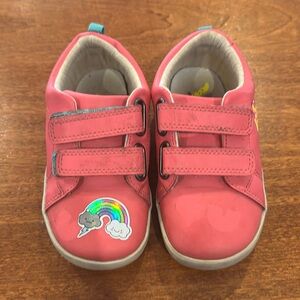 10 littles sneakers size 10 GUC removable stickers